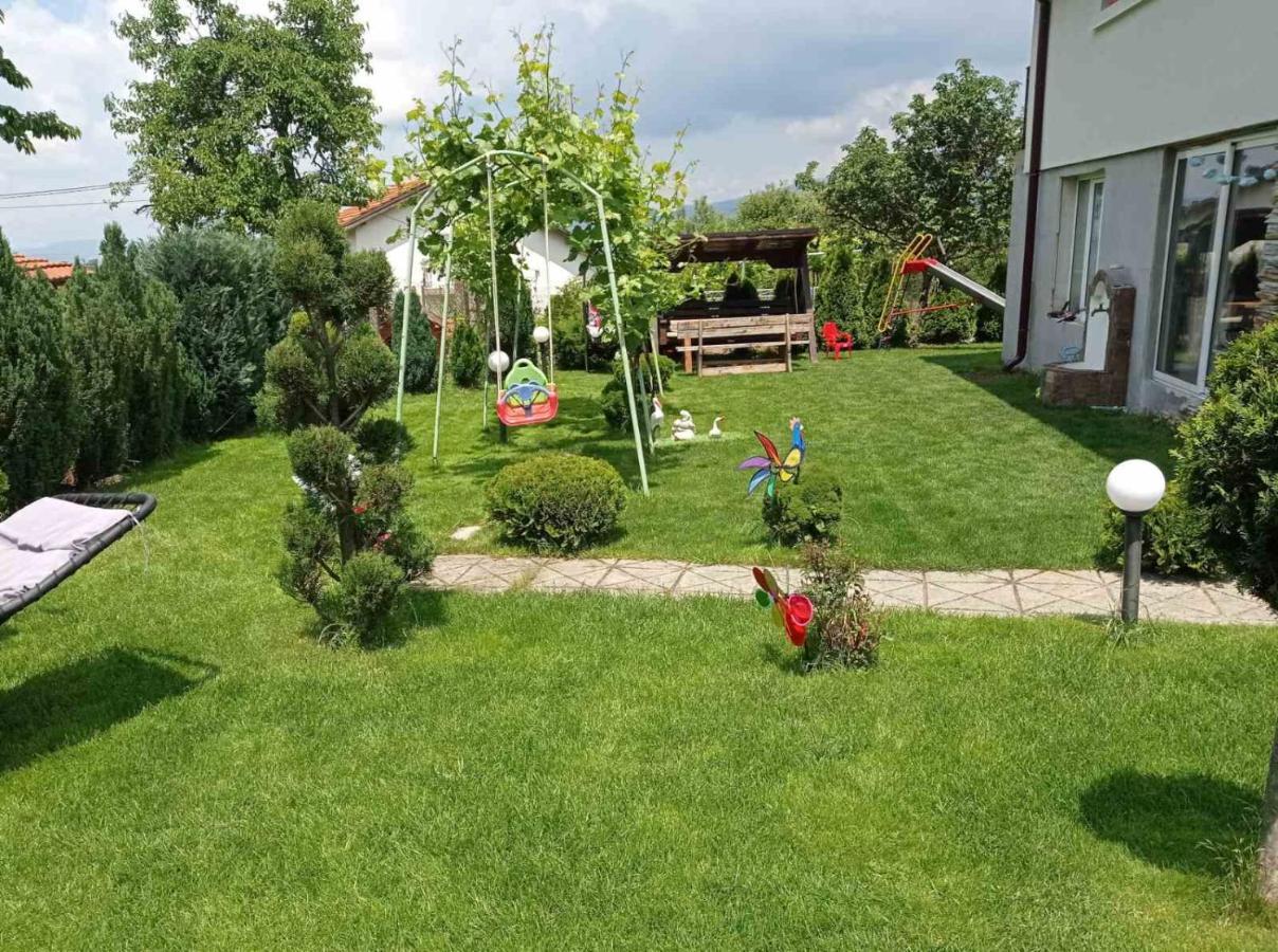 Семейна Къща Лазарови Sapareva Banya Buitenkant foto